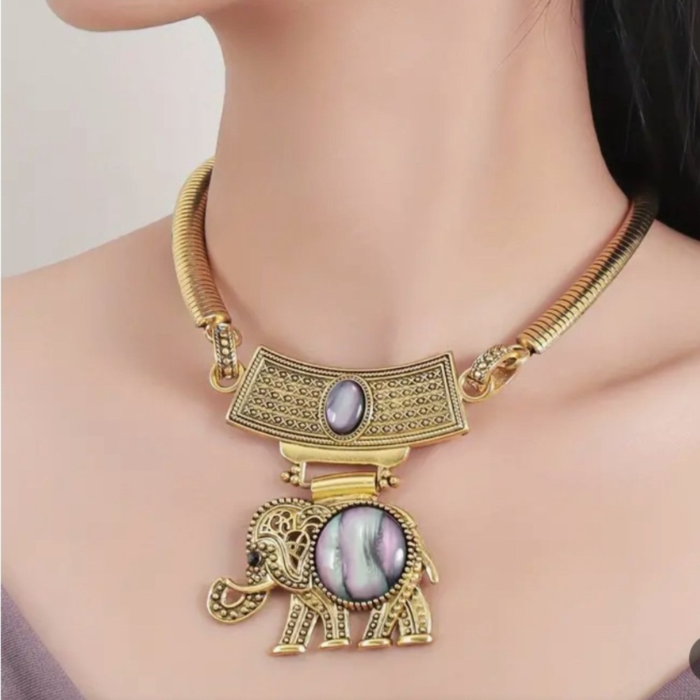 Necklace with exaggerated elephant design. Ethnic vintage style alloy jewelry
